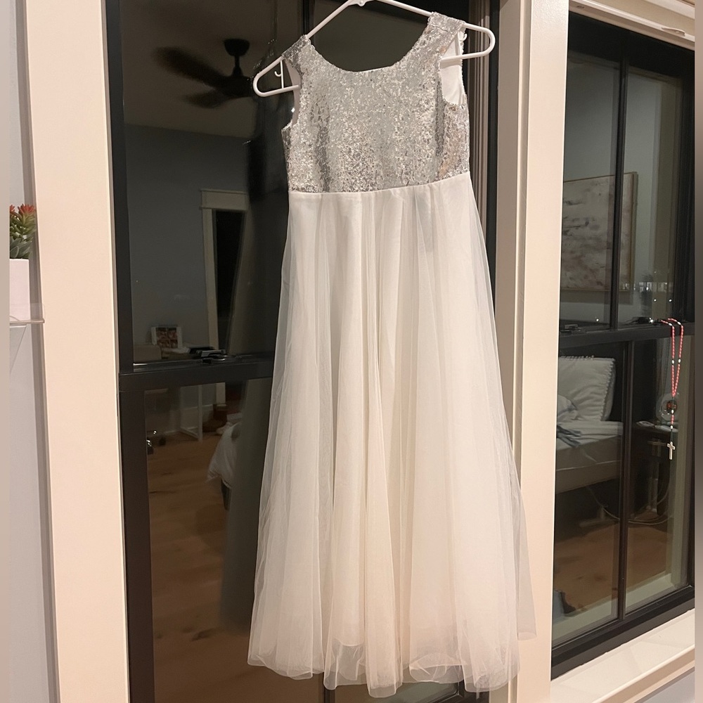 BRAND NEW iEFiEL Girls Bridesmaid/Flowergirl dress Size 8-10 kids